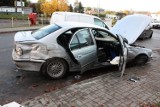 W Dąbrowie koło Mogilna BMW uderzyło w Volkswagena Transportera. Dwie osoby przewieziono do szpitala 