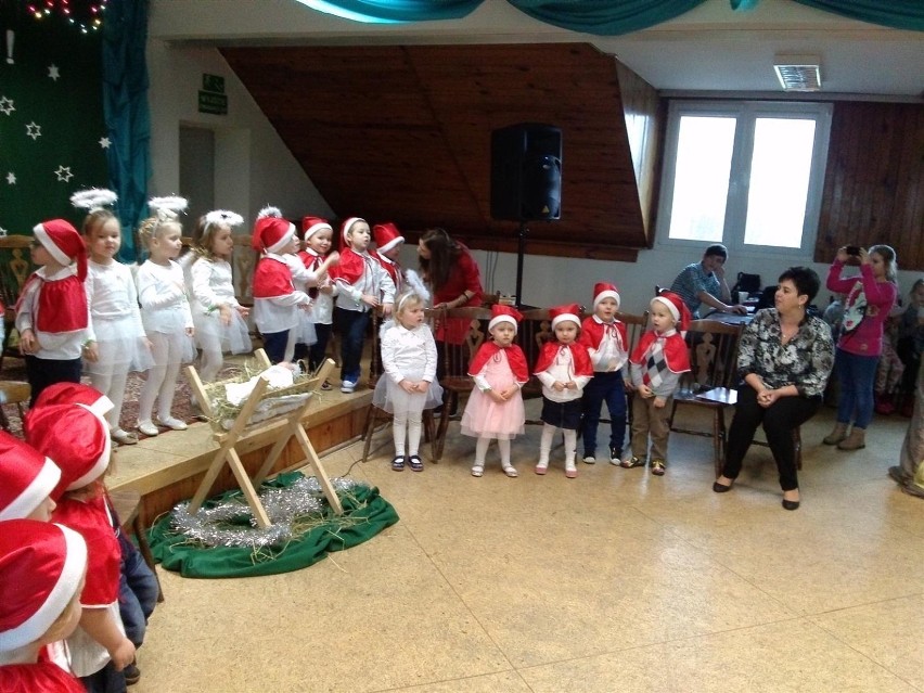Wigilia przedszkolaków w Zapolicach