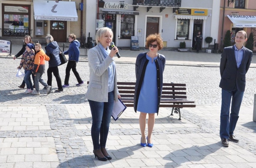 Mieszkańcy Sandomierza solidaryzowali się z osobami autystycznymi   