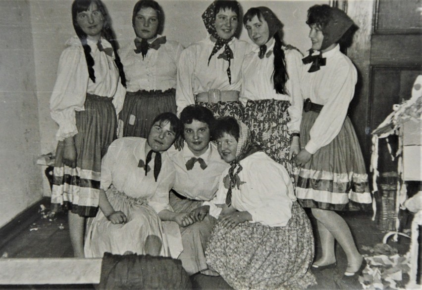Zespół chóralny przy Szkole Rolniczej, rok 1964