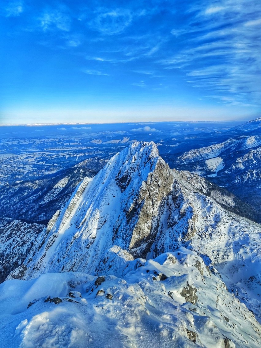 Giewont w zimowej odsłonie prezentuje się wyjątkowo okazale! [ZDJĘCIA] 12.01.2021