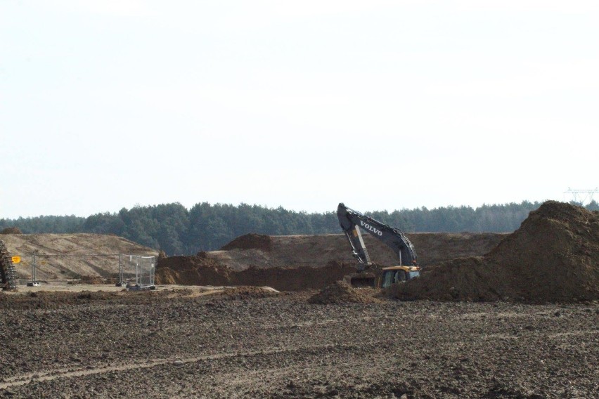 Trwają prace przy budowie farmy wiatrowej w gminie Łęczyce |ZDJĘCIA CZYTELNIKA