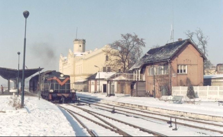 Pociąg na stacji w Głubczycach.