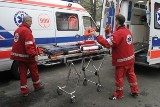 Wypadek w Rogowie. Pracownik budowy potrącony przez ciężarówkę (akt)
