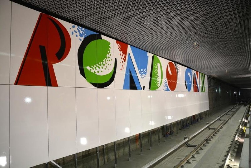 Stacja metra Rondo ONZ