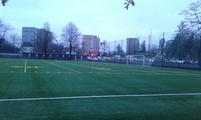 Boisko piłkarsko-futbolowe przy ul. Hallera jest gotowe.