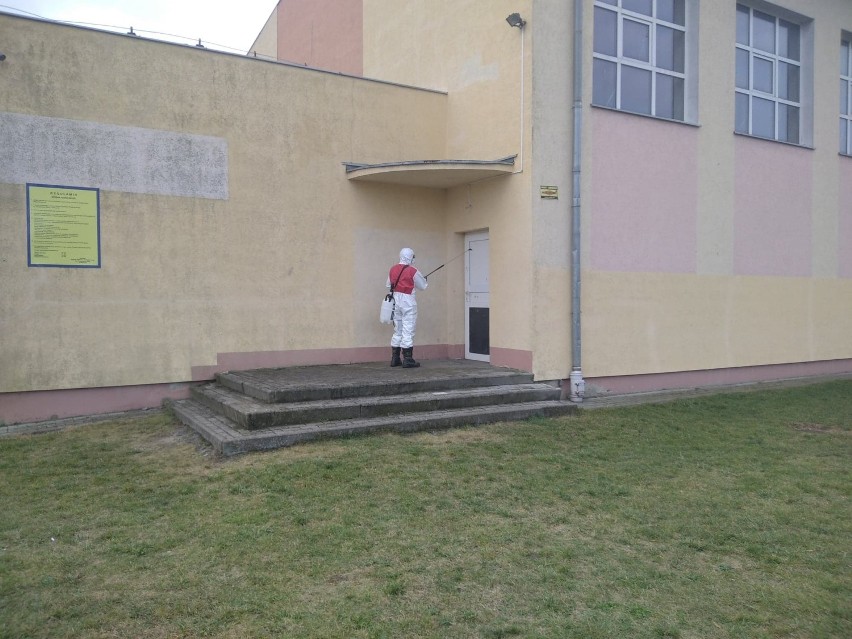 W szkole w Mielżynie odwołano zajęcia. Powodem koronawirus u jednego z pracowników