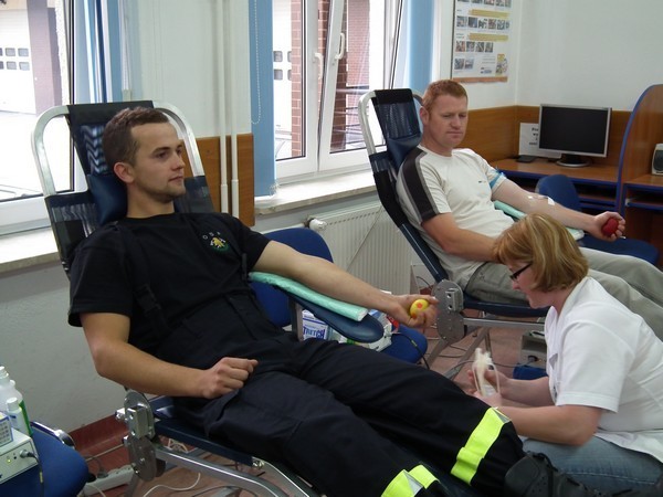 'Ognisty ratownik - gorąca krew': strażacy oddali 10 litrów krwi [ZDJĘCIA]