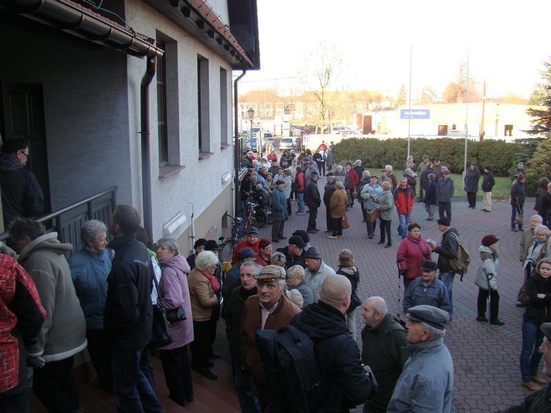 Protest mieszkańców w Brzeszczach w obronie doktora Asada Moskina