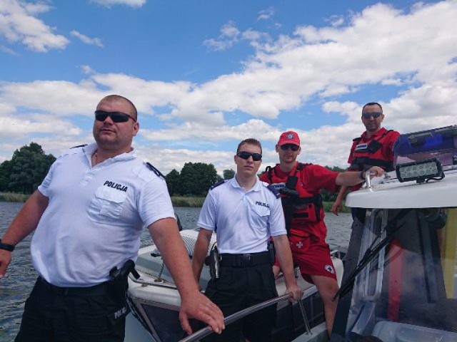 Już od czerwca do służby na wodzie oddelegowywani są radziejowscy policjanci, wyposażeni w łódź motorową „Harpun”