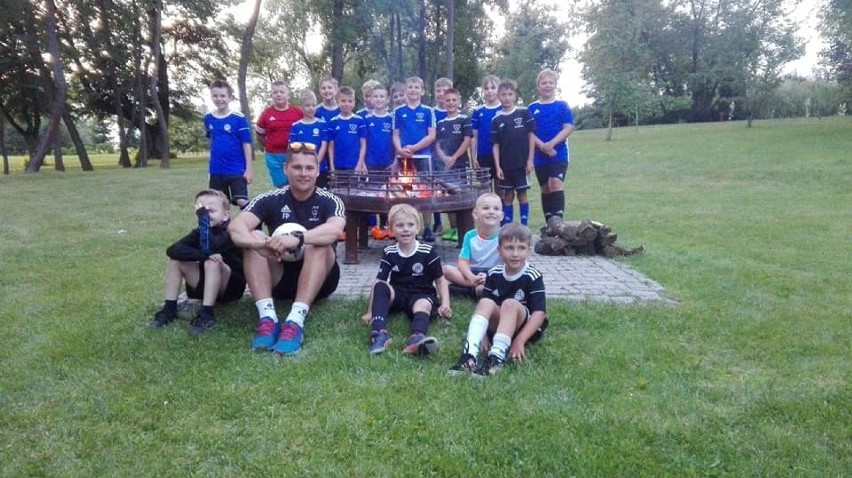 Zajęcia w Football Academy Bełchatów prowadzą trenerzy:...