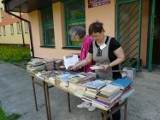 Kiermasz książek z biblioteki na osiedlu Binków