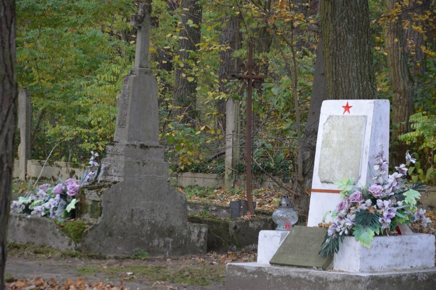 Najsmutniejszy cmentarz w Skierniewicach. Czy ktoś jeszcze pamięta o tych grobach?