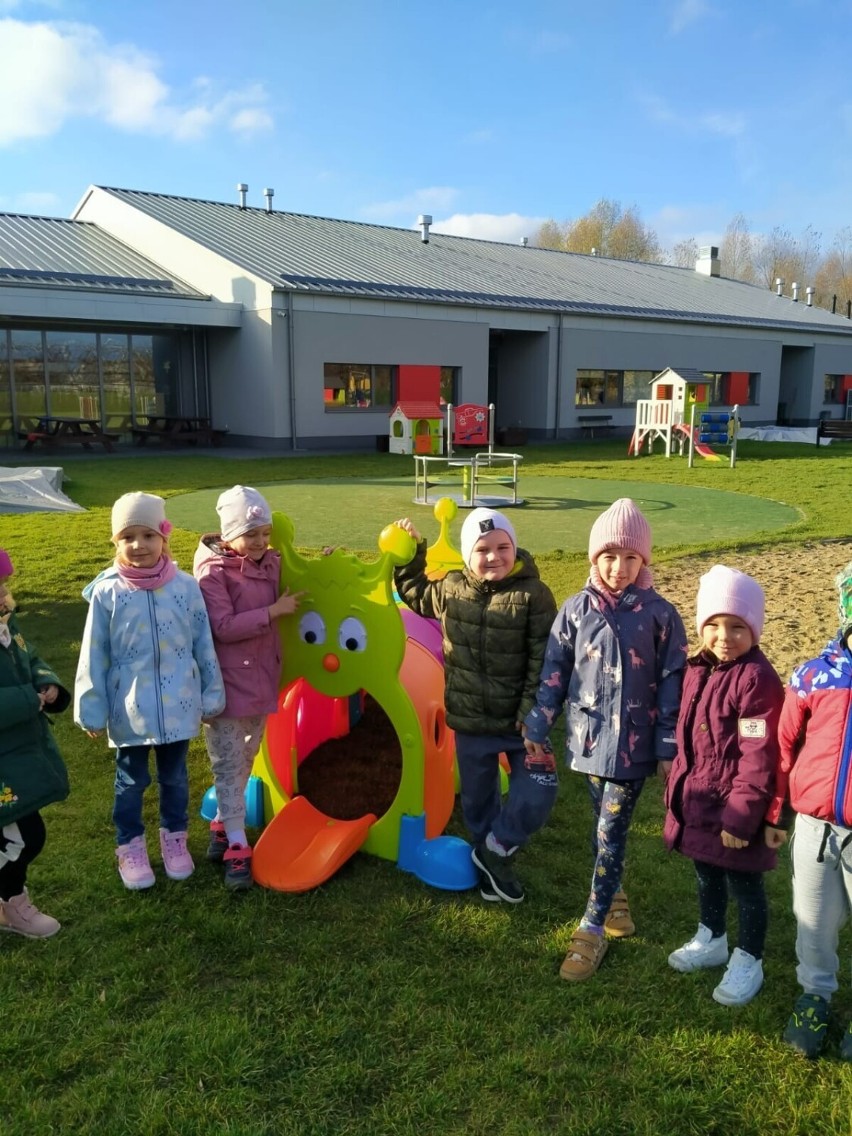 Plac zabaw przy przedszkolu w Nowej Wsi Lęborskiej został doposażony