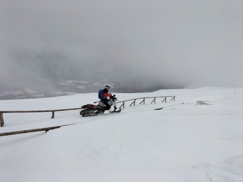Bieszczadzcy ratownicy GOPR testowali „snow-biki”. Takie pojazdy przydałyby się im w zimie [ZDJĘCIA]