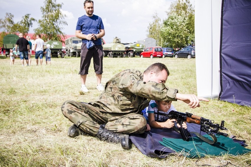 Odlotowy Piknik Lotniczy w Świebodzicach (DUŻO ZDJĘĆ)