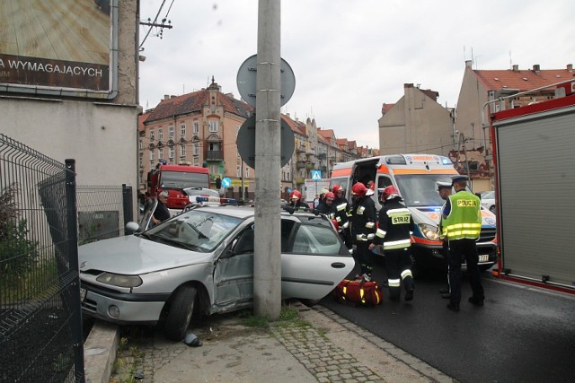 Wypadek na ulicy Kartuskiej w Legnicy