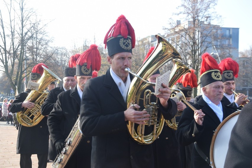 Święto Niepodległości w Tychach pod nowym pomnikiem ZDJĘCIA