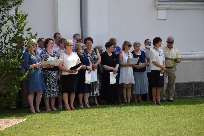 Boże Ciało w Sokółce. Wierni w maseczkach maszerowali wokół kościoła św. Antoniego 