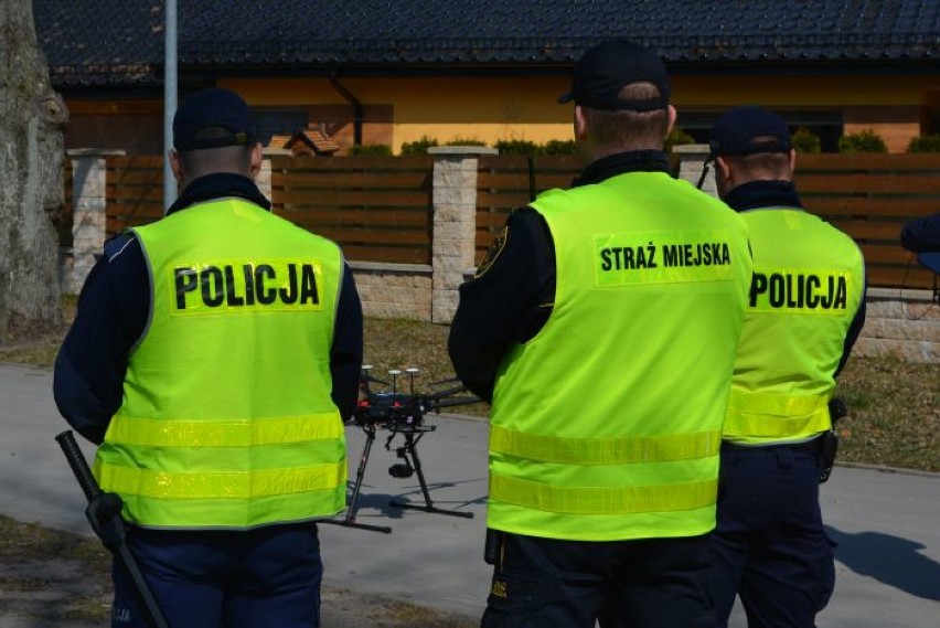 Dron Straży Miejskiej w Szczecinku namierzy czy się gromadzicie [zdjęcia]