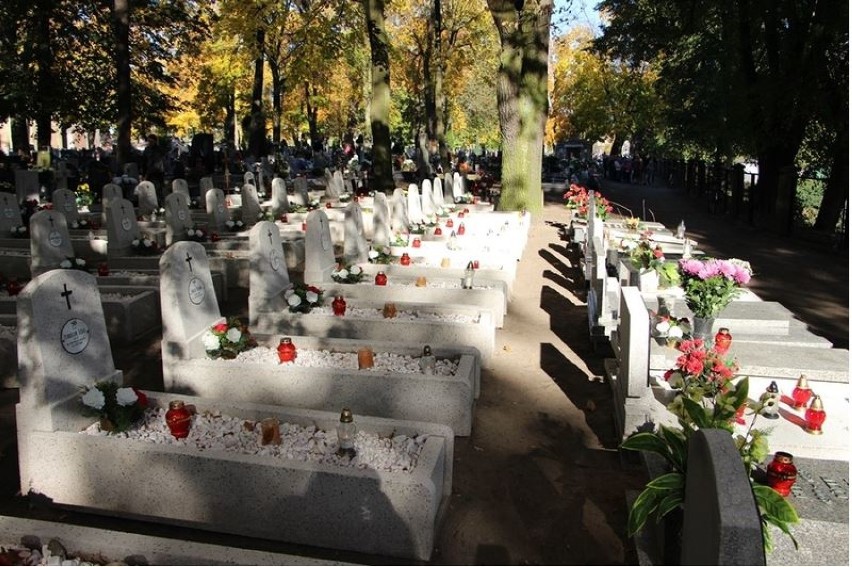Apel poległych na cmentarzu w Szamotułach. Cześć ich pamięci!