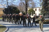 Obchody Narodowego Dnia Żołnierzy Wyklętych w Brzegu. Odsłonięto tablicę pamiątkową śp. sierżanta Jana Sabina