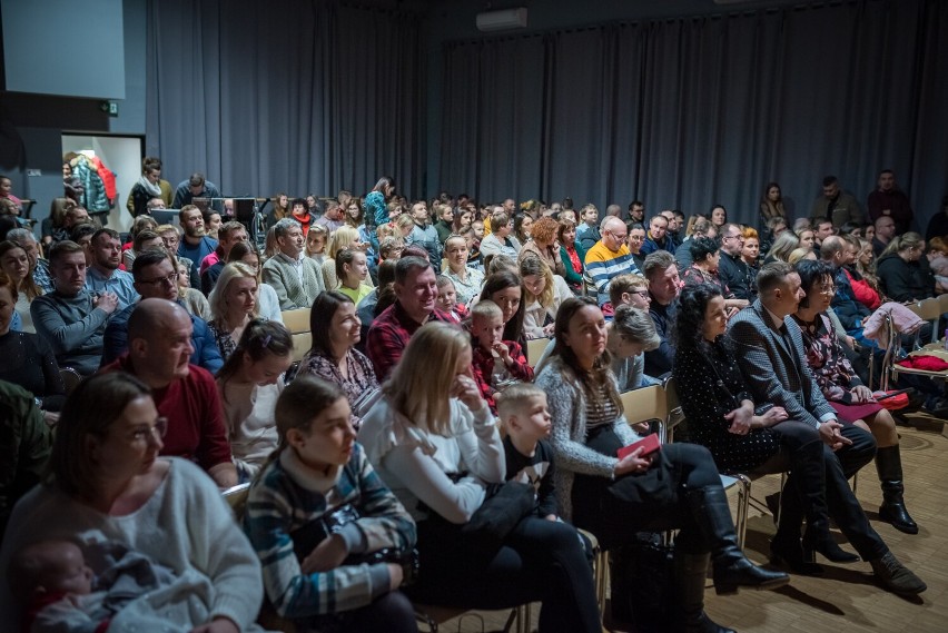 Halo! Halo! Mikołaju - spektakl teatralny i worek słodyczy