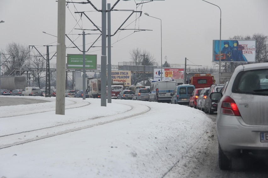 Zima 2013 w Łodzi. Popsute tramwaje, autobusy i zakorkowane ulice