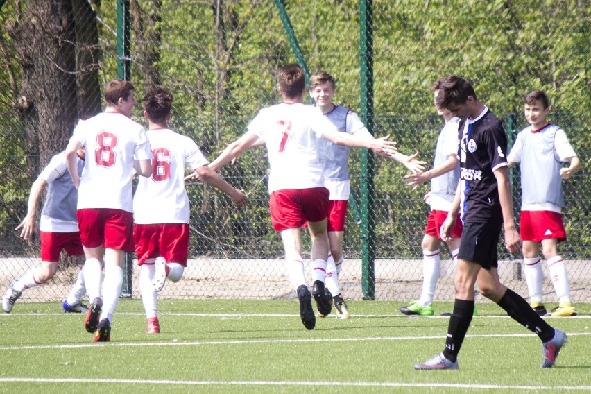 Centralna Liga Juniorów. ŁKS Łódź - AKS SMS Łódź 3:0. Pochwały PZPN, przebrany prezes, rady mistrza [ZDJĘCIA]