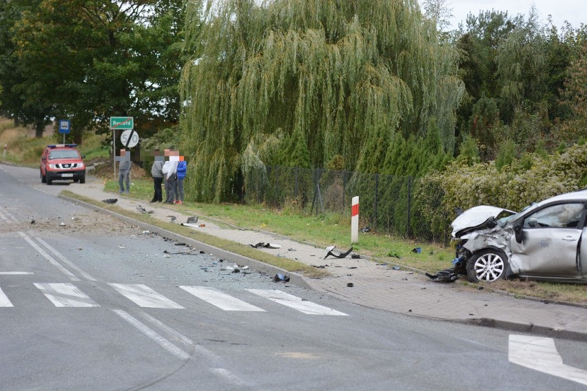 Dwa poważne wypadki w powiecie grudziądzkim! Dwie osoby poszkodowane [zdjęcia]