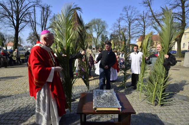 Niedziela Palmowa w Poznaniu. Uroczystości w Katedrze