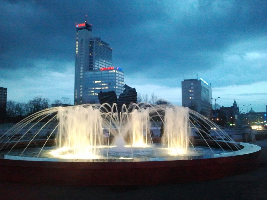 Katowice, rondo: Fontanna już działa [WIDEO]. A inne fontanny w Katowicach?