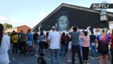 Une peinture murale représentant Marcus Rashford a été détruite.  Des centaines de personnes se rassemblent pour manifester contre le racisme [WIDEO]