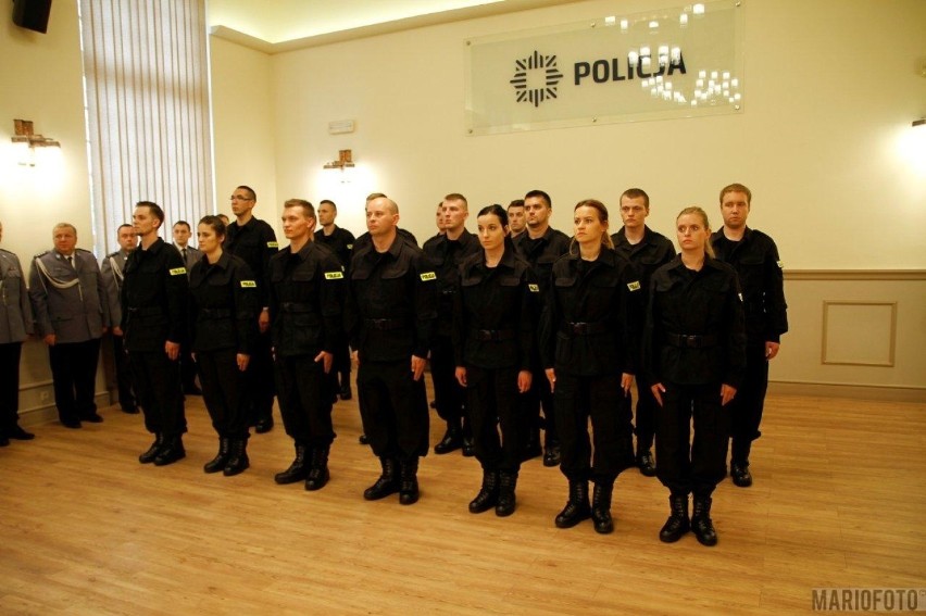 W sali konferencyjnej Komendy Wojewódzkiej Policji w Opolu...