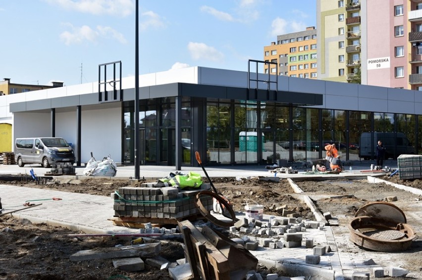Budowa nowego marketu w Legnicy, jest już nowy przystanek...