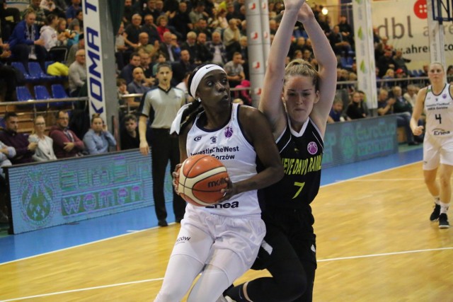 Amerykańska skrzydłowa K. Copper (nr 2) błyszczała nie tylko w Energa Basket Lidze Kobiet, ale r&oacute;wnież w EuroCup Women. Tu przeciw Neve David Ramla