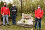 Zrzutka na grób powstańca. Społeczna akcja odnowienia grobu Leona Woźnicy w Głuchołazach