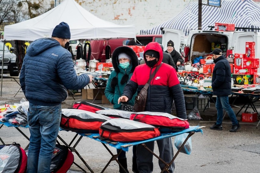 Na bydgoskiej giełdzie oferta już mocno wiosenna - lżejsza...