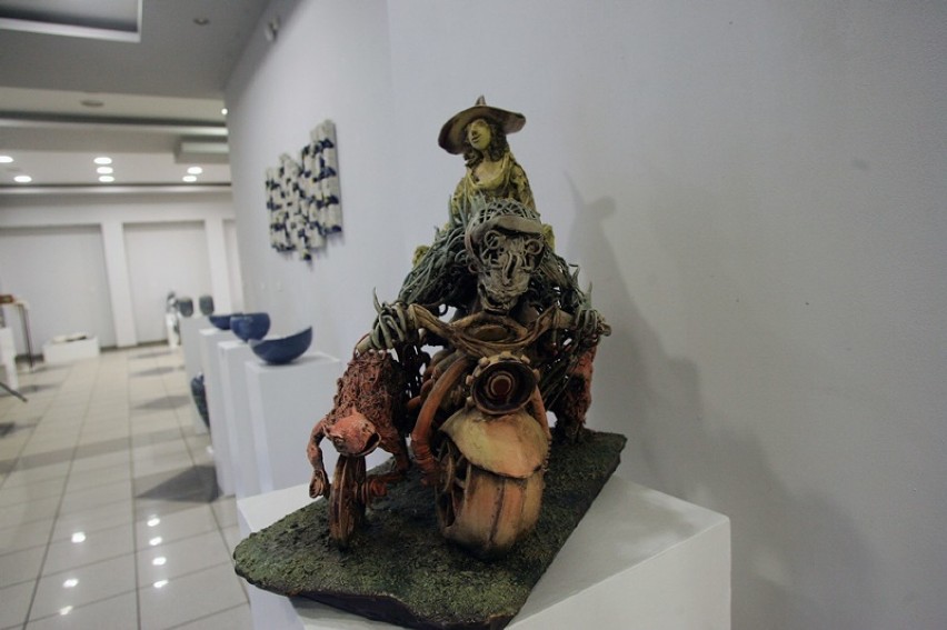 Wystawa Międzynarodowy Plener Ceramiczno – Rzeźbiarski w Legnicy [ZDJĘCIA]