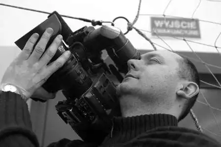 Operator kamery Izydor Młoczkowski pracuje w piotrkowskiej telewizji od początku jej istnienia. W piątek odebrał wypowiedzenie umowy o pracę