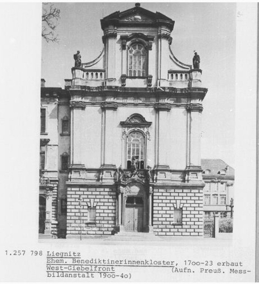 I Liceum Ogólnokształcące w Legnicy na dawnych fotografiach. Dawniej był tu klasztor! Zobacz, jak wyglądał budynek ponad 100 lat temu