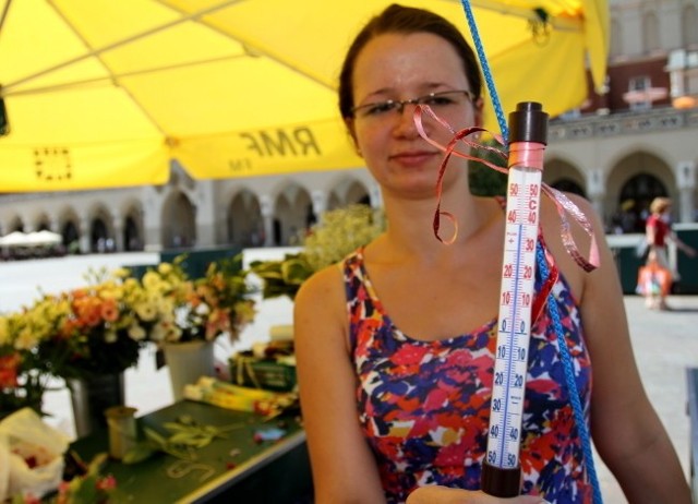Na krakowskim rynku, termometry pokazywały 8 bm. temperaturę 40 stopni Celsjusza w cieniu
