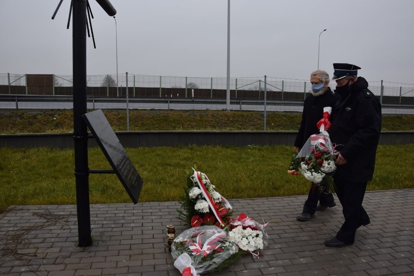 Nowy Dwór Gdański: Pamięć dla zmarłych czołgistów - tragedia grudnia 1981