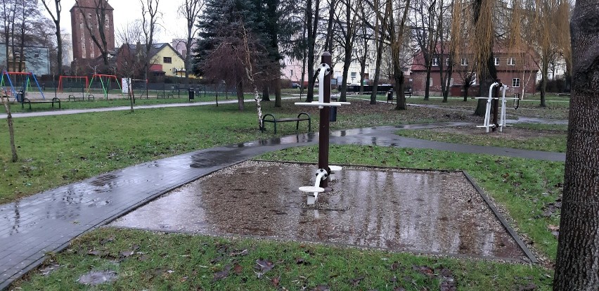 Deszczówka zalała park miejski w Sławnie i m.in. pumptrack