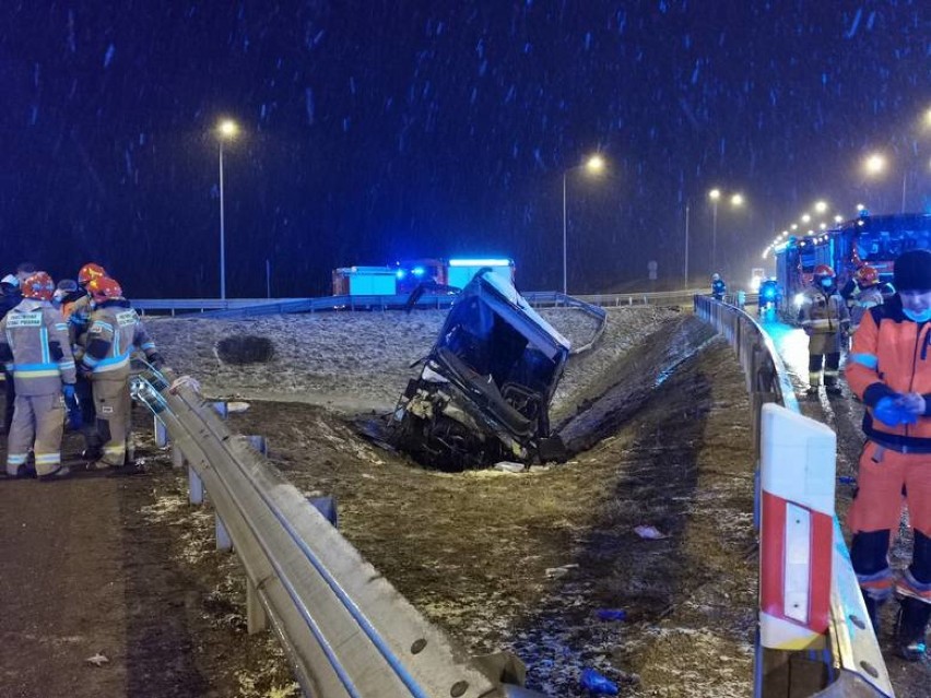 Kolejny wypadek ukraińskiego autobusu na autostradzie A4 pomiędzy Jarosławiem a Przemyślem. W tym samym miejscu co dwa tygodnie temu [FOTO]