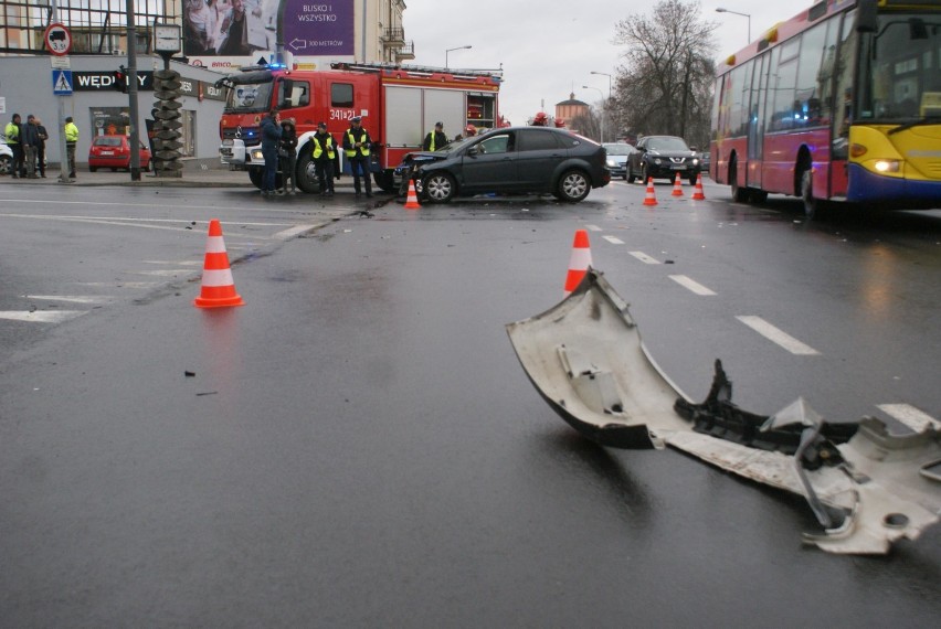 Zderzenie aut na skrzyżowaniu ulic Górnośląskiej i...