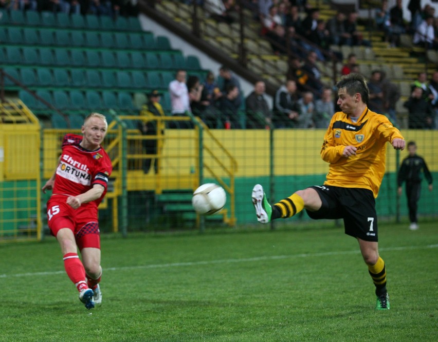 GKS Katowice - Odra Wodzisław 2:0 [ZDJĘCIA]. GieKSa wygrywa w czerwonym meczu