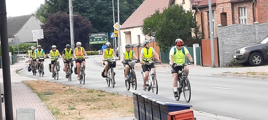Pielgrzymi jadą rowerami do Częstochowy na Jasną Górę