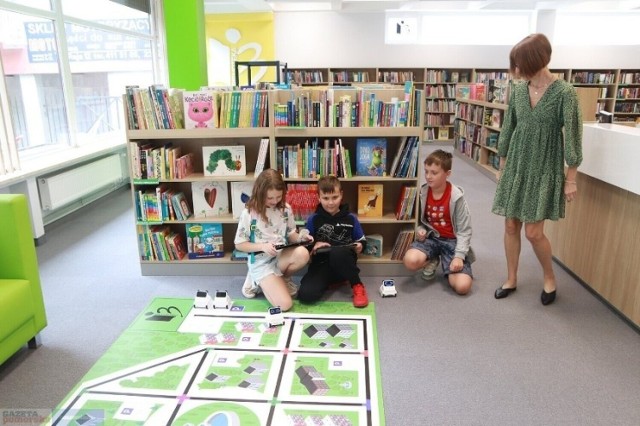 W placówkach Miejskiej Biblioteki Publicznej we Włocławku można odbierać darmowe wyprawki czytelnicze dla przedszkolaków. W placówce przy ul. Warszawskiej można też skorzystać ze Strefy Dziecka i Mediateki.