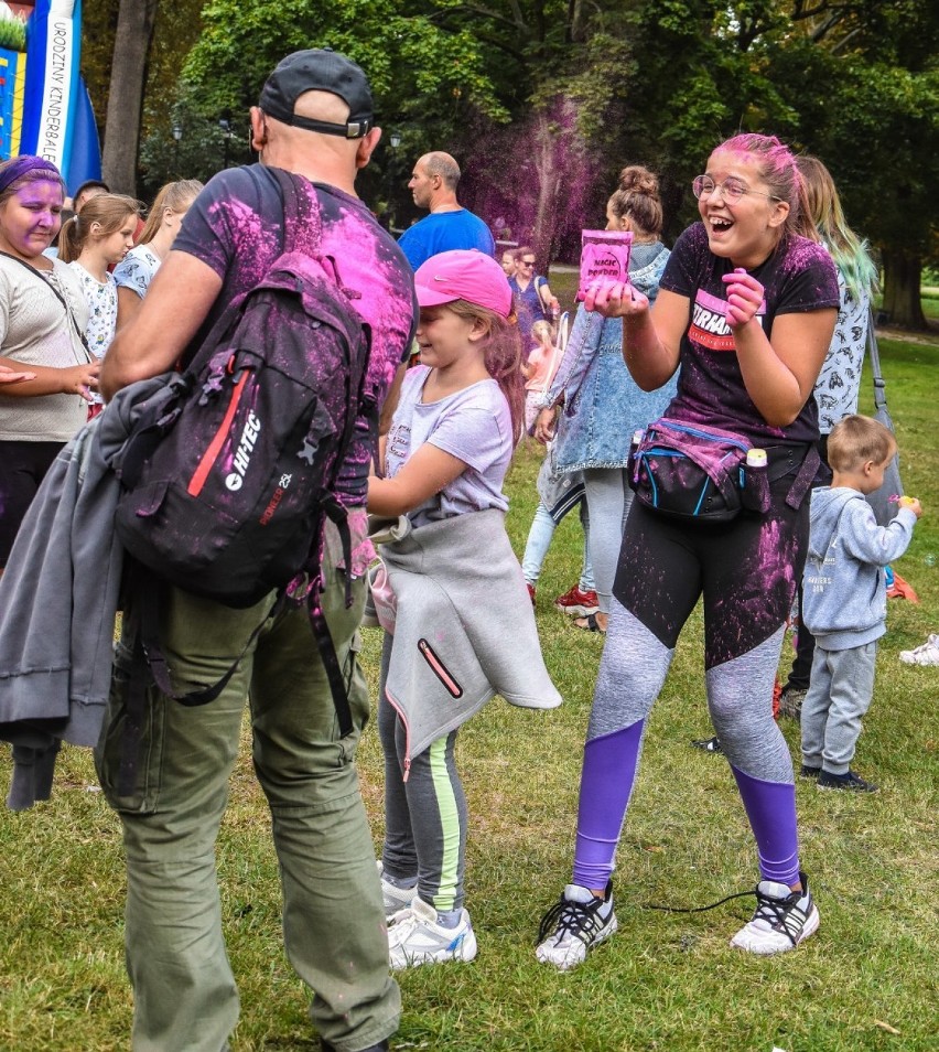 Szamotuły. Park Zamkowy znów tryskał mnóstwem barw! [ZDJĘCIA]